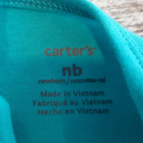 Carter's Newborn bodysuit - Picture 2 of 3